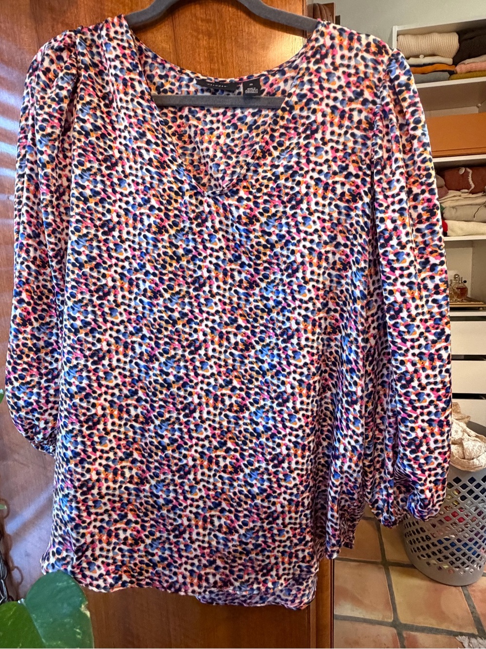 Halogen Multicolor Animal Print V Neck Long Sleeve Blouse Size Medium